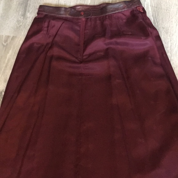 VINTAGE❤️ GUCCI SUEDE SKIRT❤️ - Picture 7 of 8